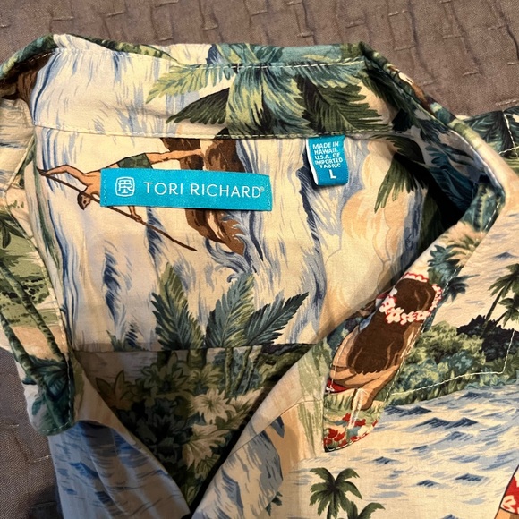 Christmas Hawaiian Shirt - Picture 3 of 3